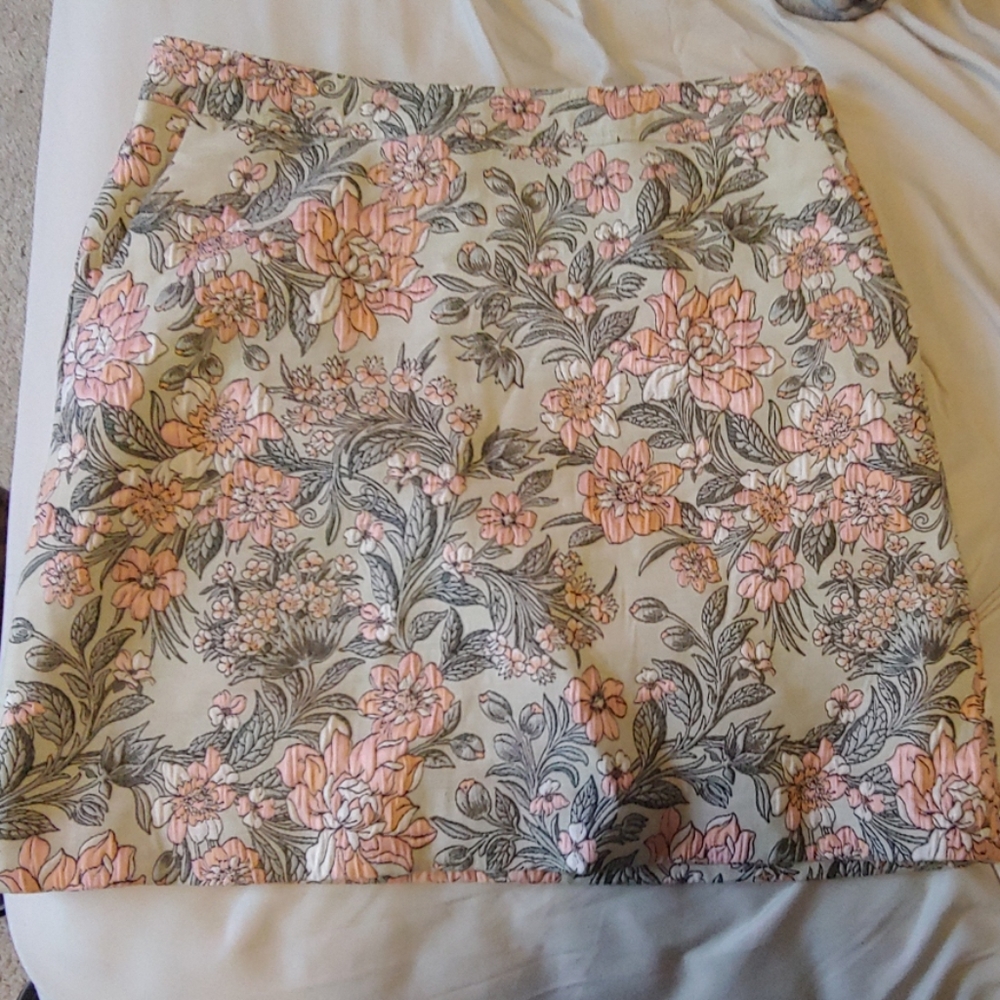 Loft Jacquard Garden Skirt